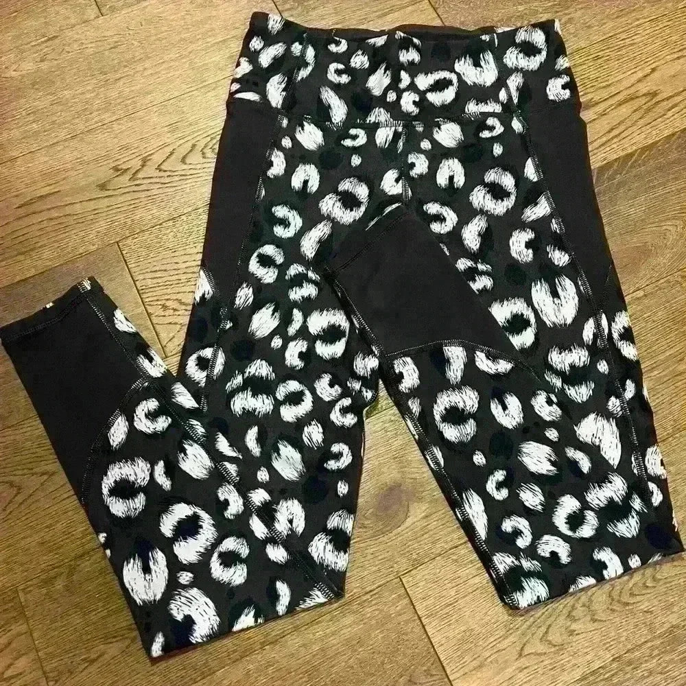 Puma Leopard Print Black and White Leggings Size Small